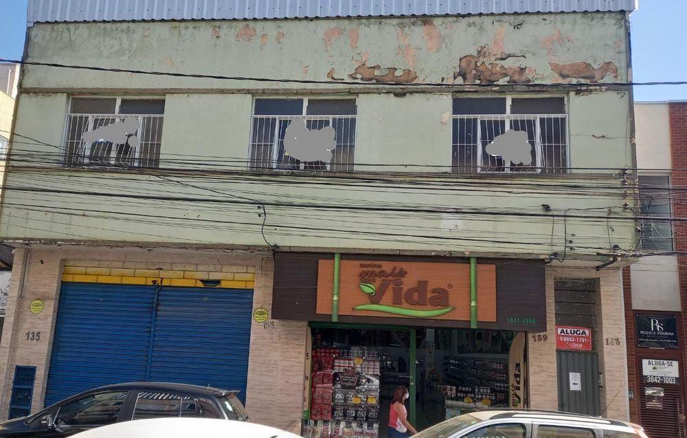 Prédio, Centro, 4 Quartos, 0 Vaga