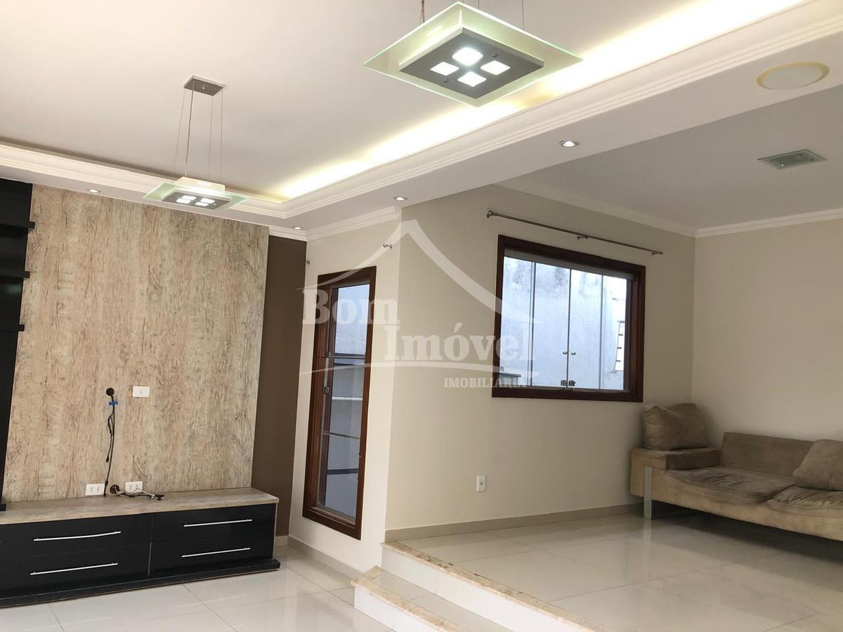Casa, Centro, 2 Quartos, 2 Vagas, 1 Suíte