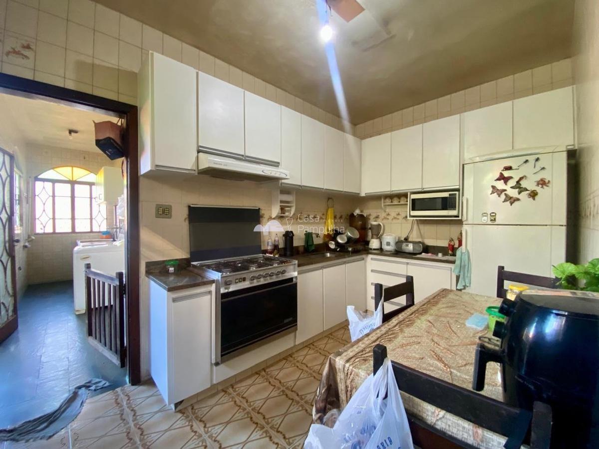 Casa, Santa Branca, 3 Quartos, 4 Vagas, 2 Suítes