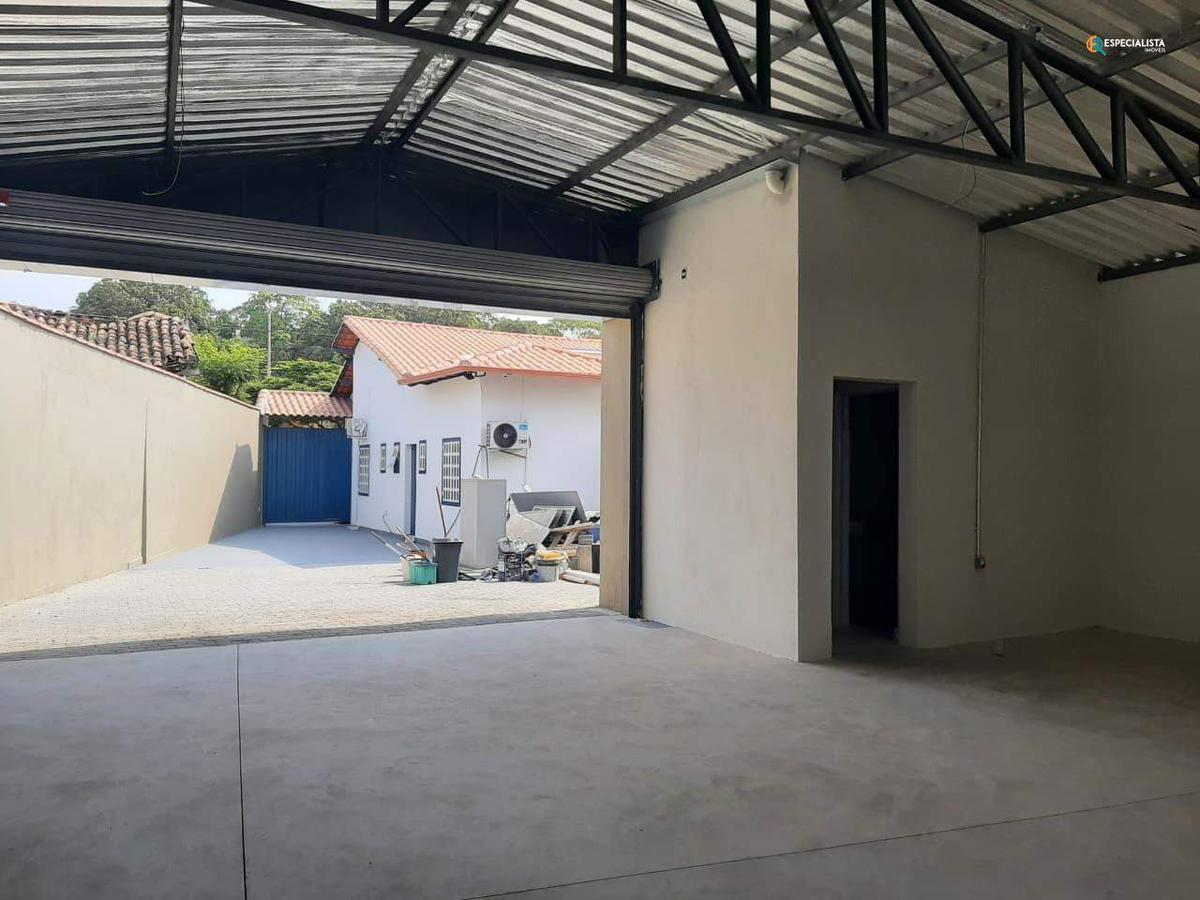 Galpão, Quarenta e Dois, 0 Quarto, 4 Vagas