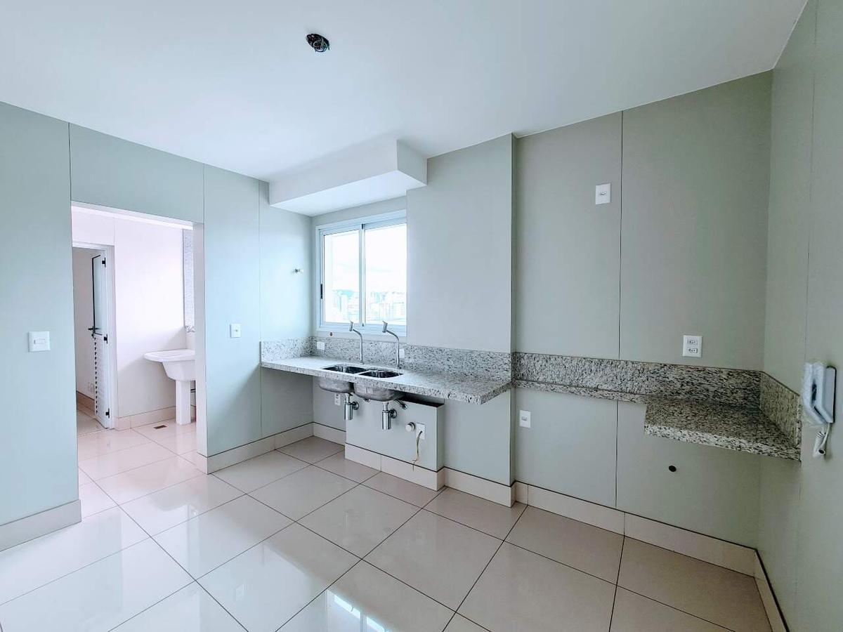 Apartamento, Cruzeiro, 4 Quartos, 3 Vagas, 4 Suítes