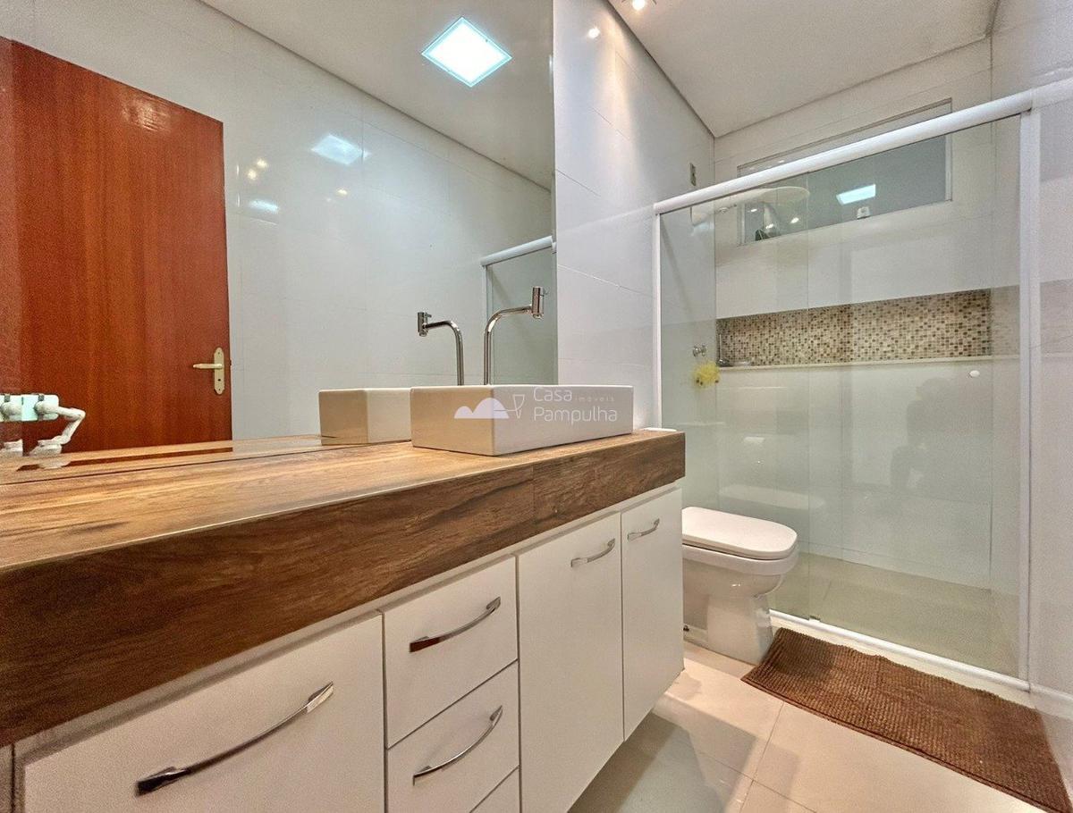 Casa, Itapoã, 4 Quartos, 6 Vagas, 1 Suíte