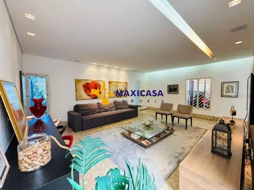 Casa, São José, 3 Quartos, 5 Vagas, 1 Suíte