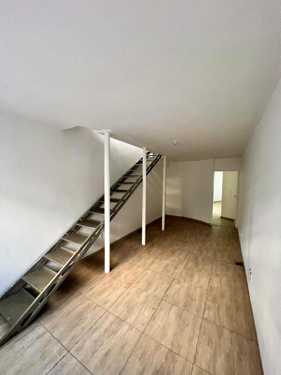 Sala, Centro, 2 Quartos, 0 Vaga, 1 Suíte