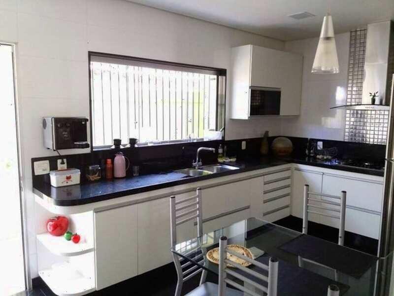 Casa, Colégio Batista, 4 Quartos, 3 Vagas, 2 Suítes