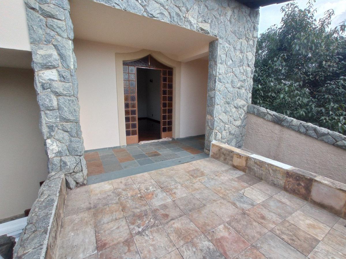 Casa, Santa Branca, 3 Quartos, 1 Vaga, 1 Suíte