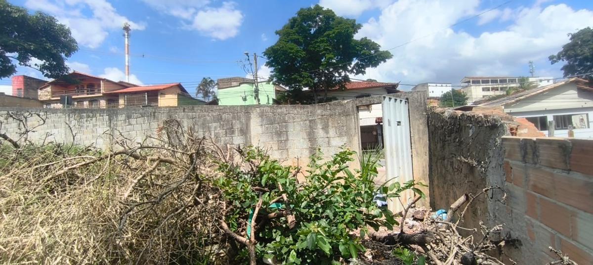Lote, Céu Azul, 0 Quarto, 0 Vaga