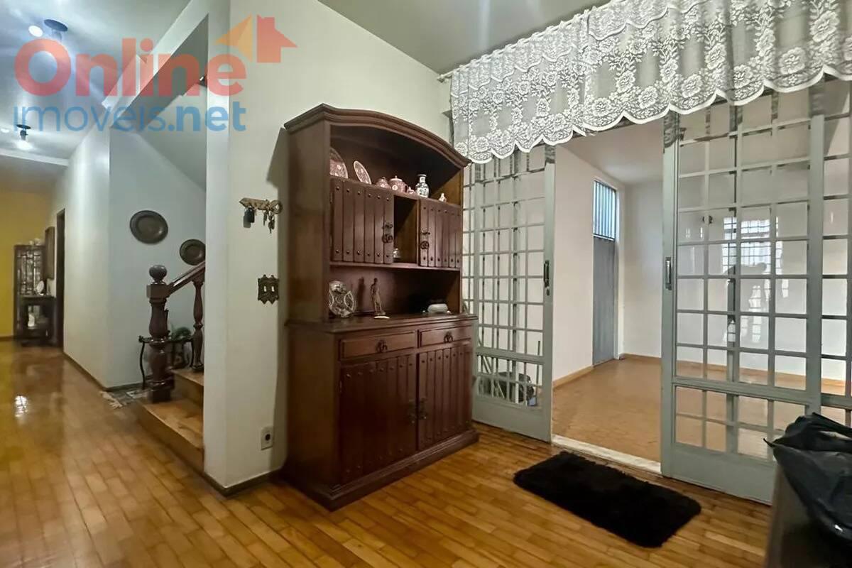 Casa, Serra, 4 Quartos, 0 Vaga, 1 Suíte