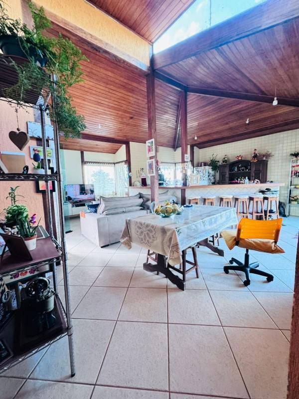 Casa, Serra dos Bandeirantes, 4 Quartos, 2 Vagas, 1 Suíte