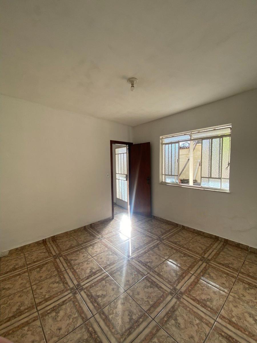 Casa, Cachoeirinha, 1 Quarto, 0 Vaga