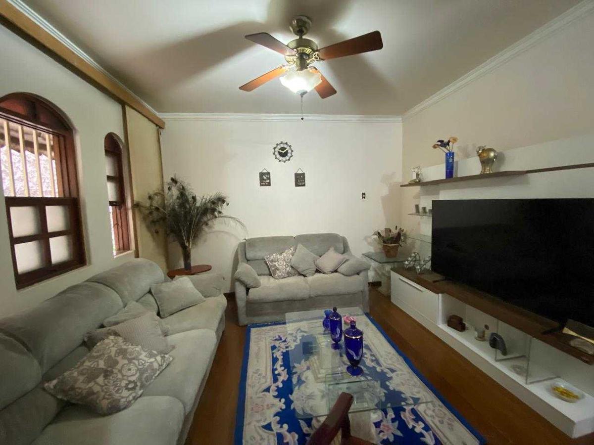 Casa, Ermelinda, 3 Quartos, 4 Vagas, 1 Suíte