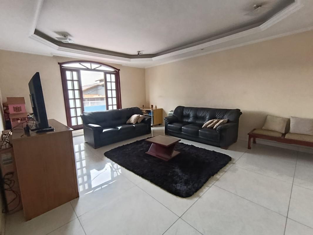 Casa, Castelo, 4 Quartos, 4 Vagas, 2 Suítes