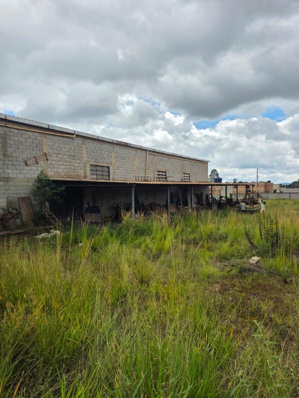 Galpão, Água Limpa, 3 Quartos, 0 Vaga