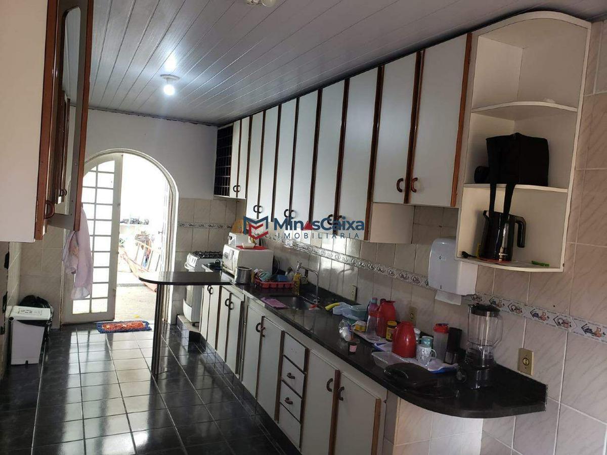 Casa, Santa Maria, 5 Quartos, 2 Vagas, 1 Suíte