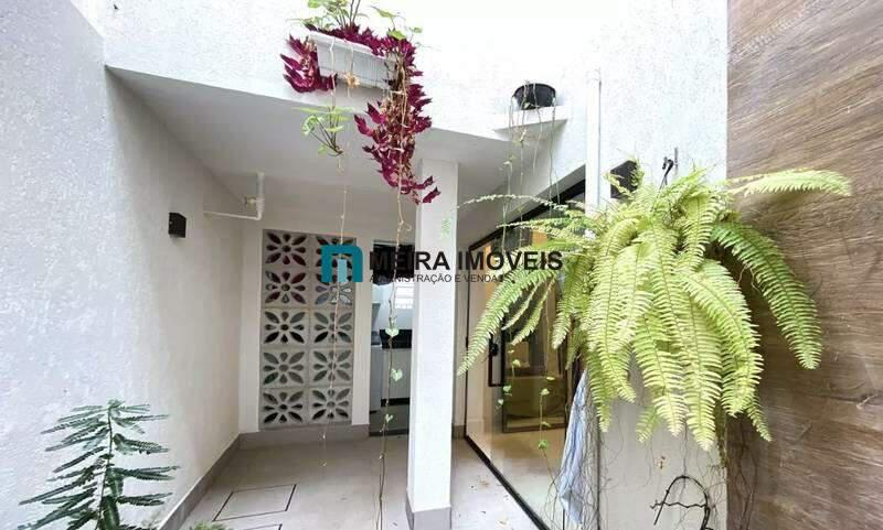 Casa, Lourdes, 3 Quartos, 0 Vaga, 1 Suíte
