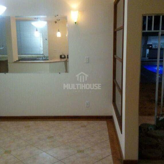 Casa, Centro, 4 Quartos, 5 Vagas, 1 Suíte