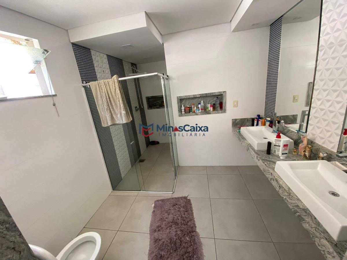 Casa, Santa Maria, 4 Quartos, 3 Vagas, 3 Suítes