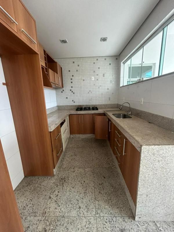 Casa, Centro, 3 Quartos, 3 Vagas, 1 Suíte