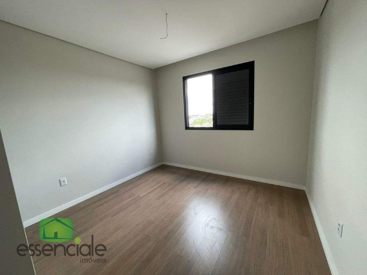 Casa, Centro, 3 Quartos, 2 Vagas, 1 Suíte