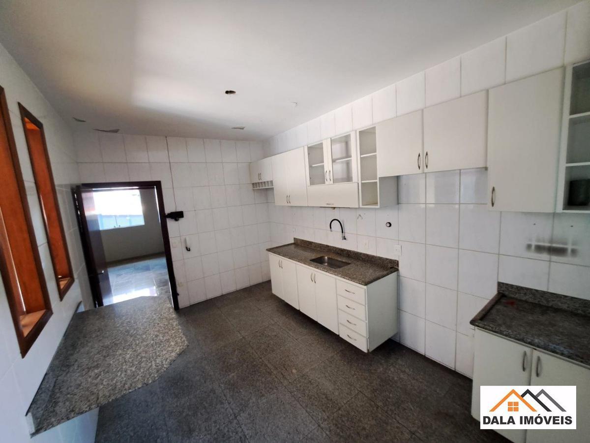 Casa, Santa Mônica, 4 Quartos, 5 Vagas, 2 Suítes