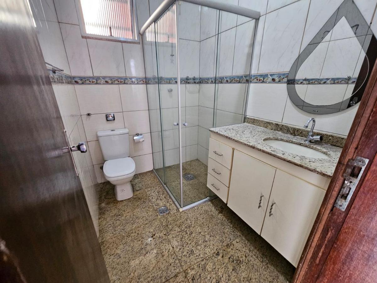 Casa, Santa Cruz, 3 Quartos, 5 Vagas, 1 Suíte