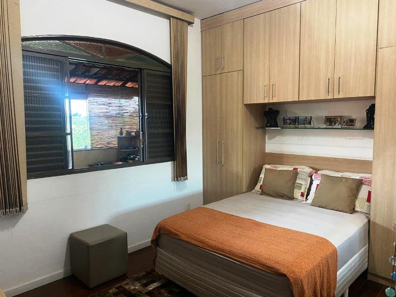 Casa, João Pinheiro, 3 Quartos, 5 Vagas, 1 Suíte