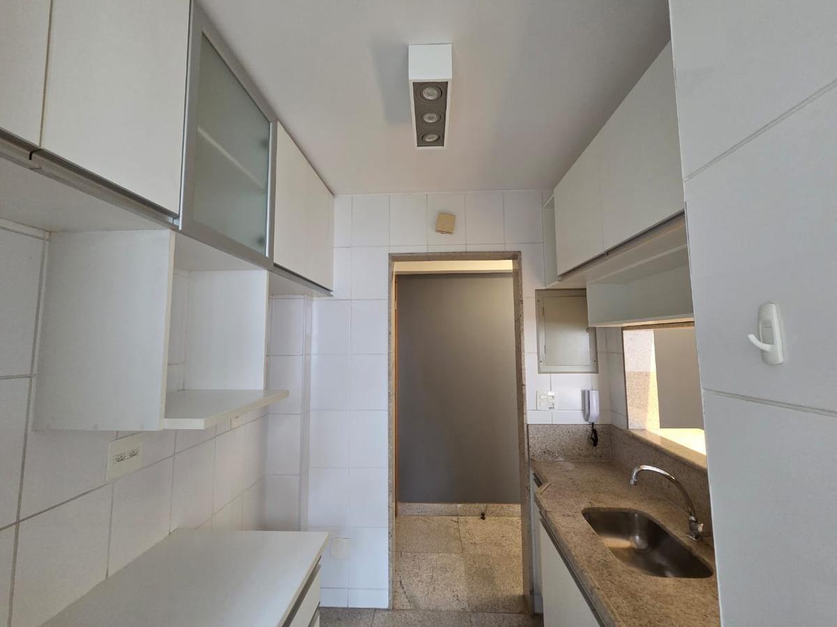 Apartamento, Funcionários, 2 Quartos, 2 Vagas, 1 Suíte