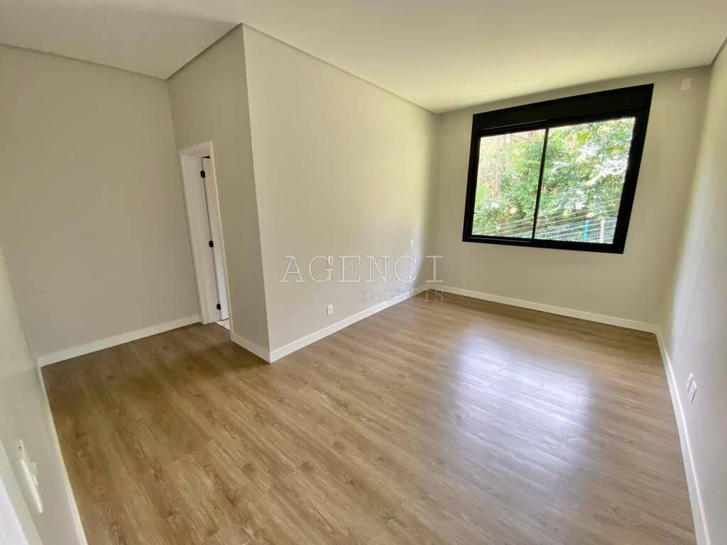 Casa, Alphaville - Lagoa dos Ingleses, 4 Quartos, 0 Vaga, 4 Suítes