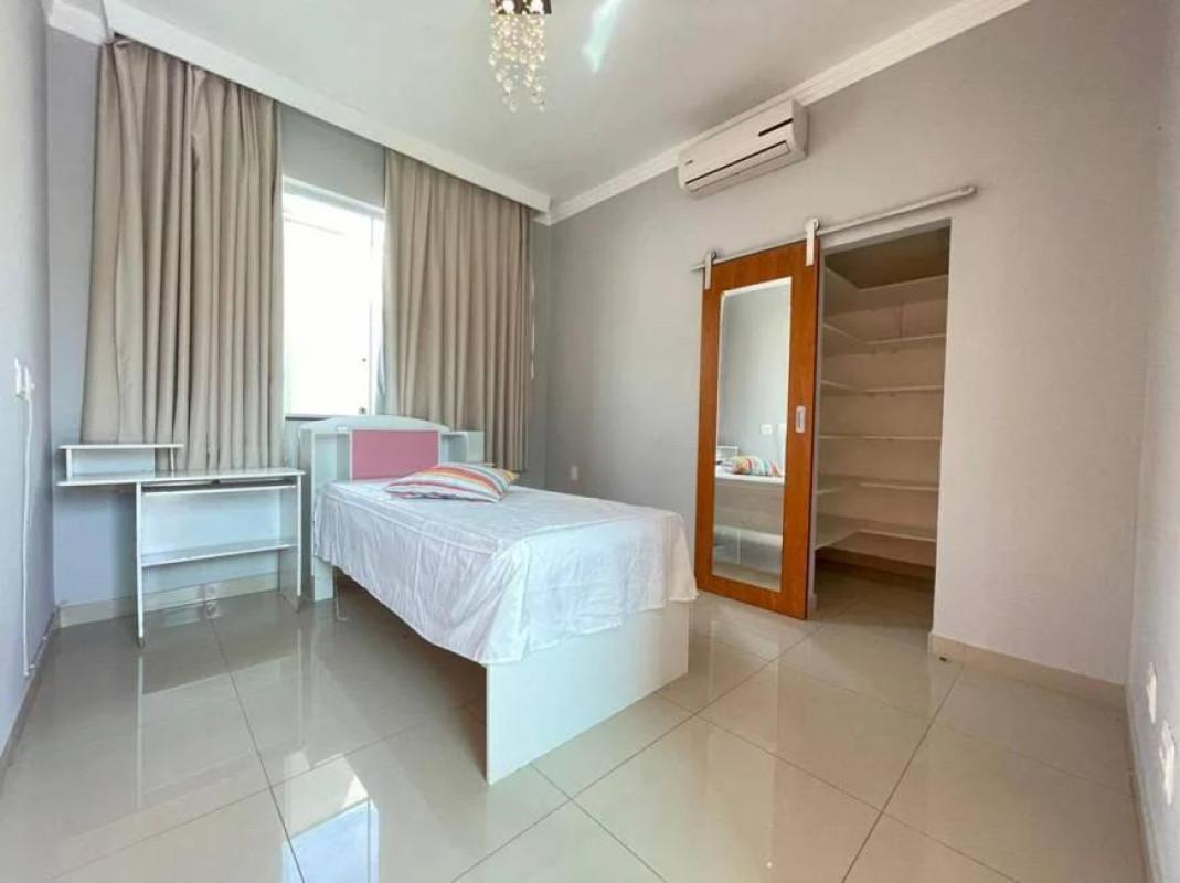 Casa, Trevo, 4 Quartos, 5 Vagas, 4 Suítes