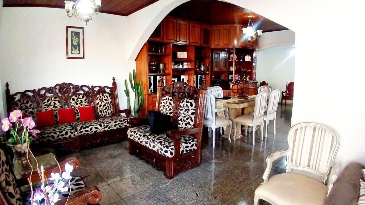 Casa, Camargos, 4 Quartos, 5 Vagas, 2 Suítes