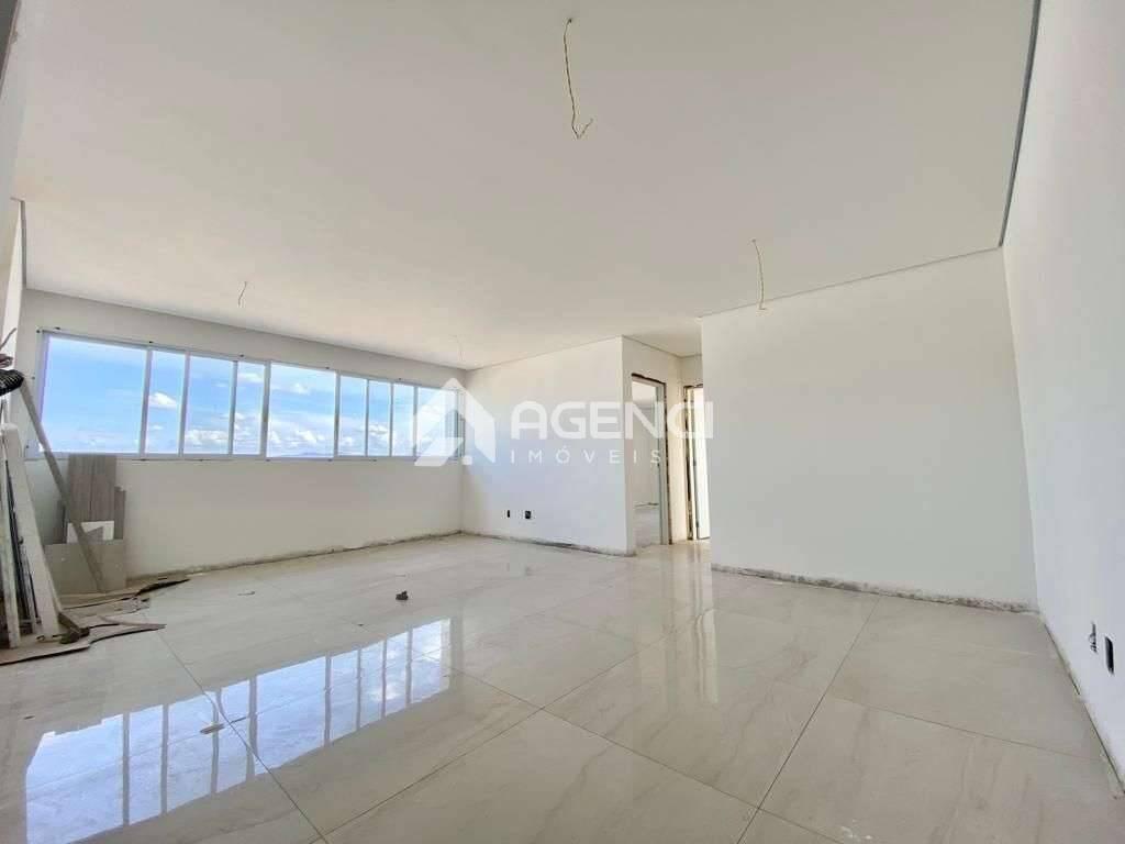 Apartamento, Cabral, 5 Quartos, 0 Vaga, 2 Suítes