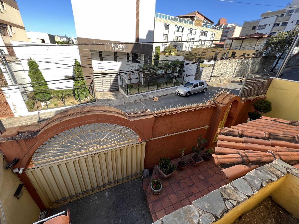 Casa, Coração Eucarístico, 5 Quartos, 6 Vagas, 2 Suítes