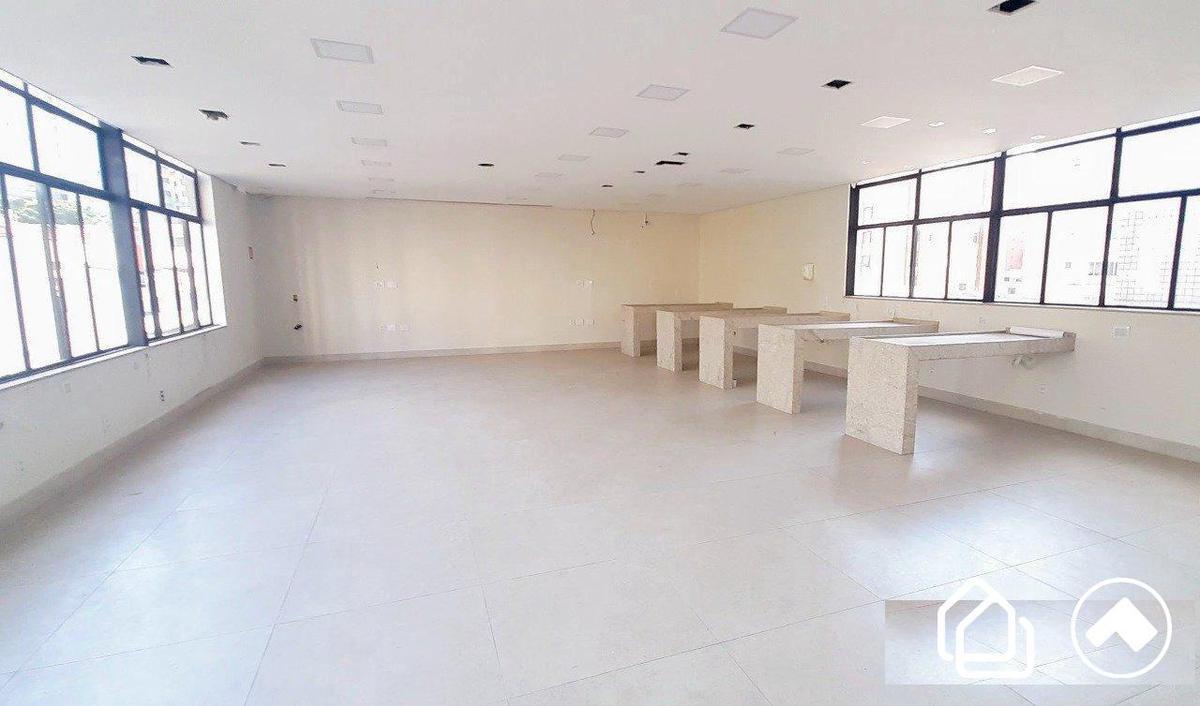 Sala, Santa Efigênia