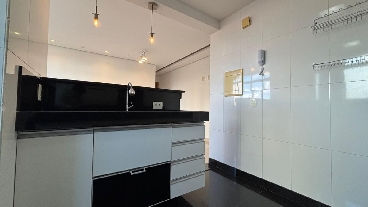 Apartamento, Sagrada Família, 3 Quartos, 2 Vagas, 1 Suíte