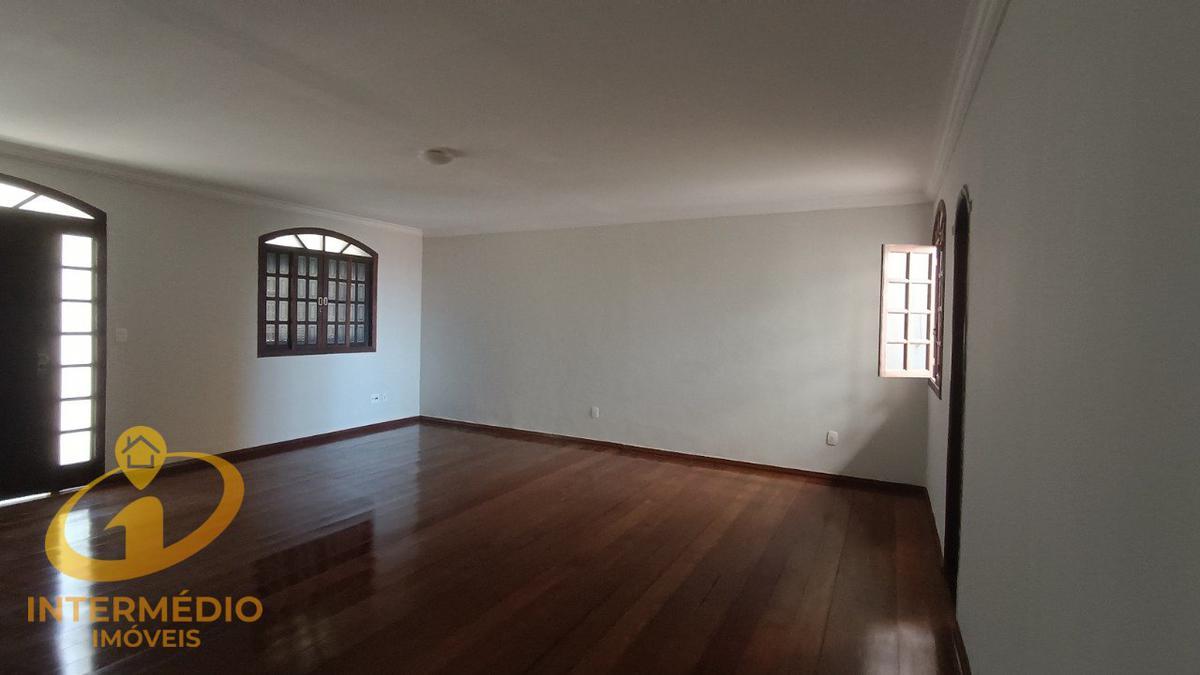 Casa, Álvaro Camargos, 4 Quartos, 4 Vagas, 1 Suíte