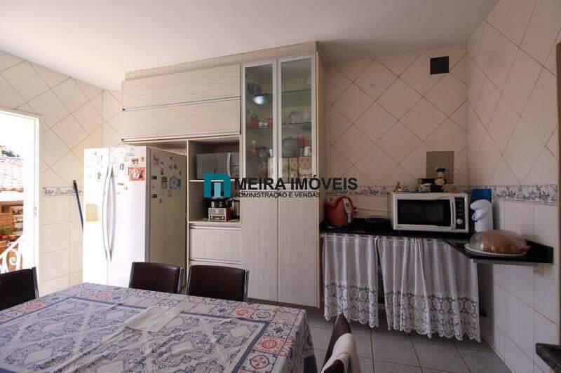 Casa, Planalto, 5 Quartos, 4 Vagas, 1 Suíte