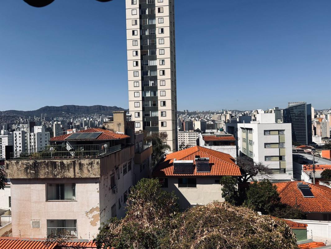 Casa Comercial, Colégio Batista, 4 Quartos, 3 Vagas, 2 Suítes