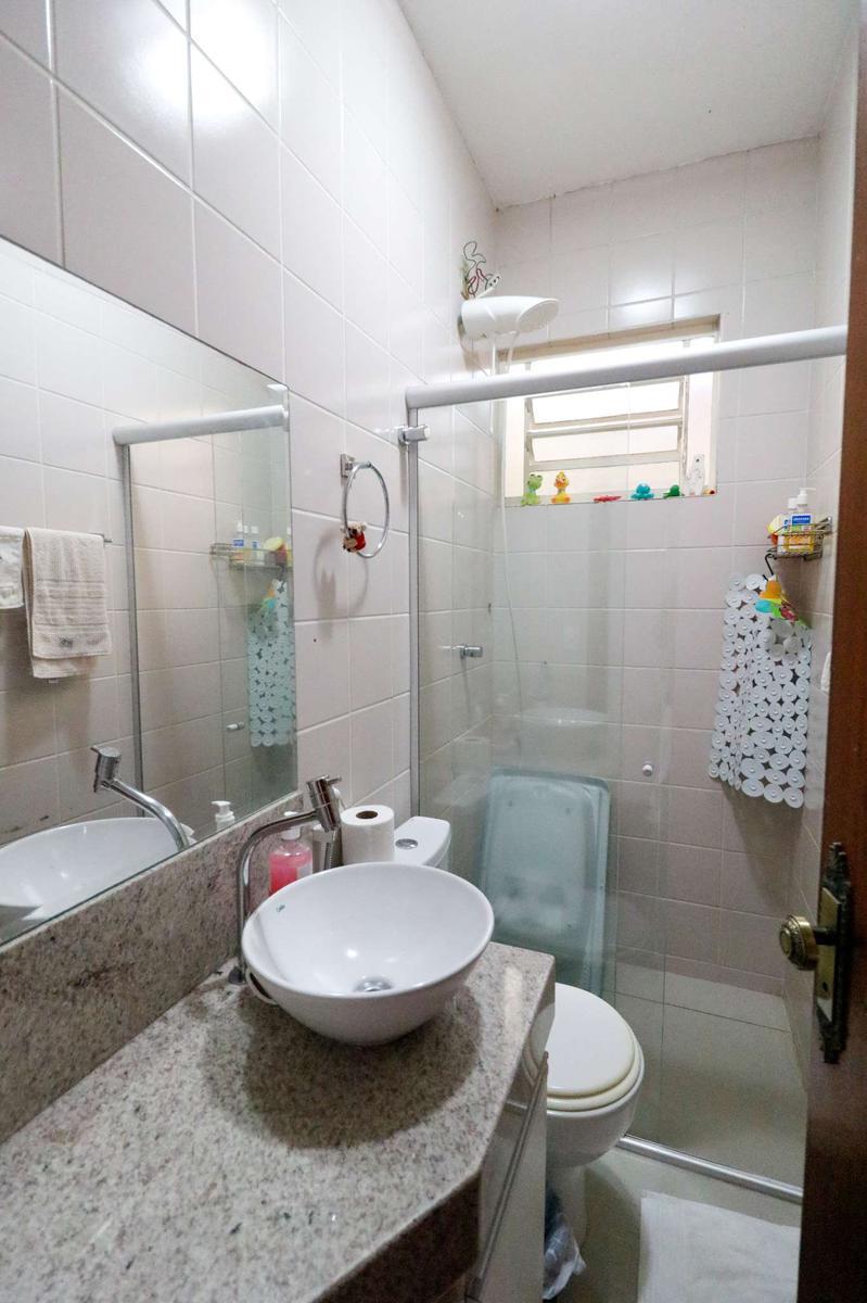 Casa, Buritis, 2 Quartos, 2 Vagas, 1 Suíte