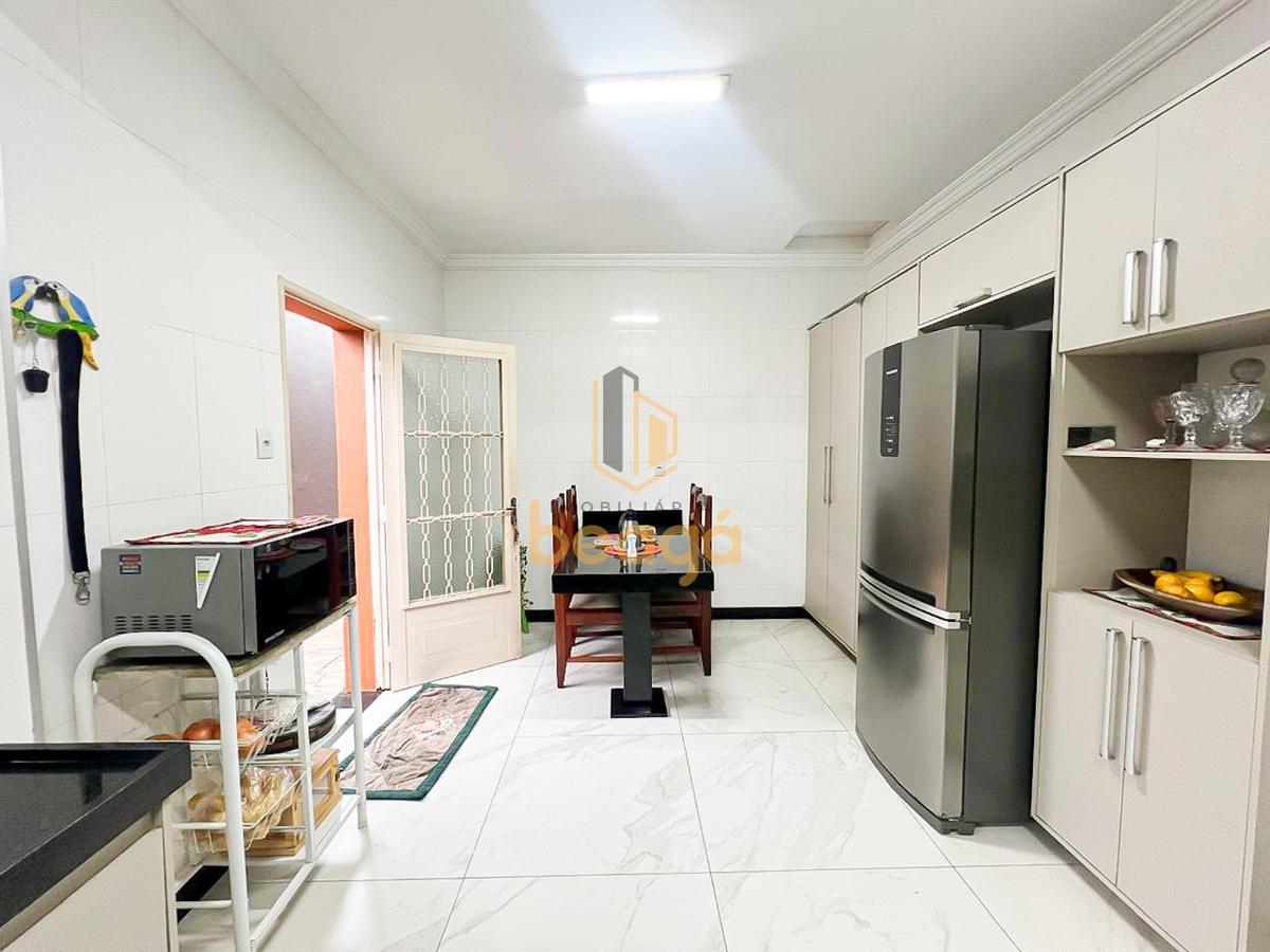 Casa, Nacional, 3 Quartos, 4 Vagas, 1 Suíte