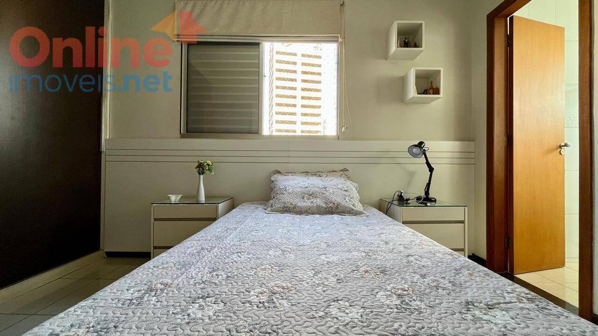 Apartamento, Sagrada Família, 3 Quartos, 0 Vaga, 1 Suíte