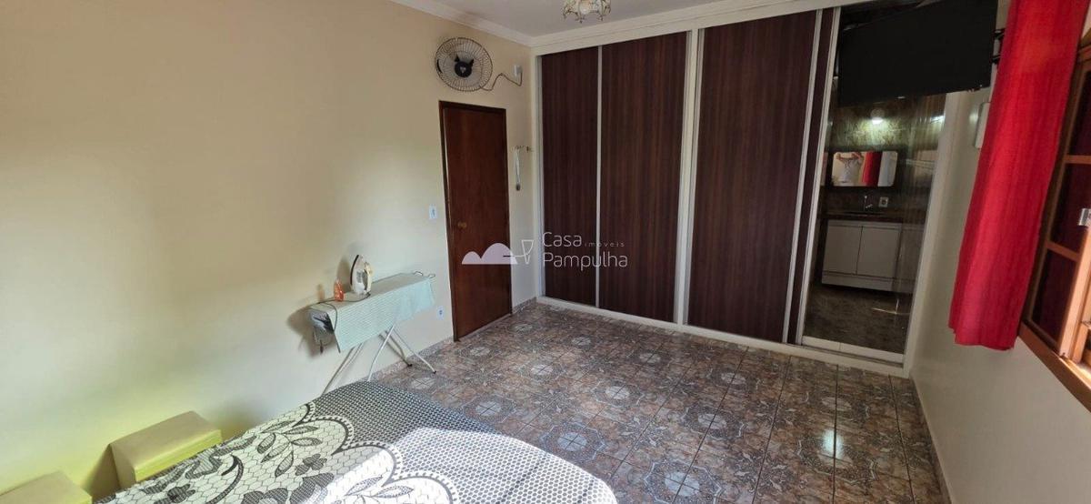 Casa, Trevo, 4 Quartos, 2 Vagas, 1 Suíte