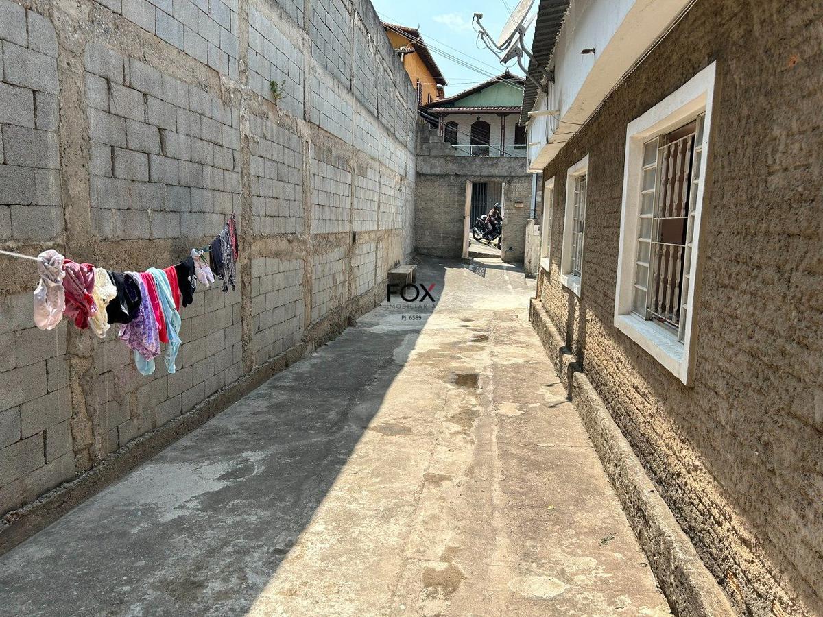 Casa, Industrial, 4 Quartos, 2 Vagas