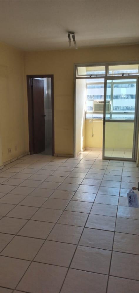 Sala, Barro Preto, 0 Quarto, 2 Vagas