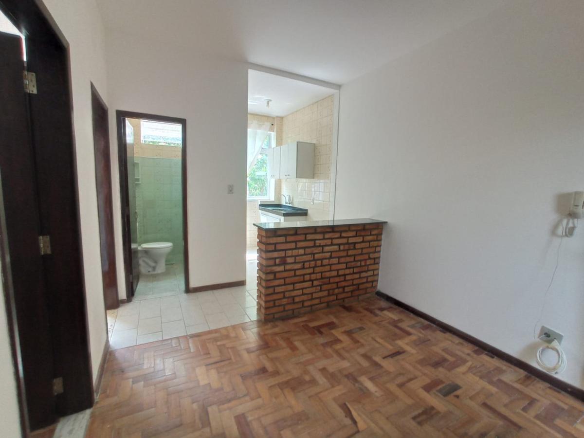 Apartamento, Sagrada Família, 2 Quartos, 0 Vaga