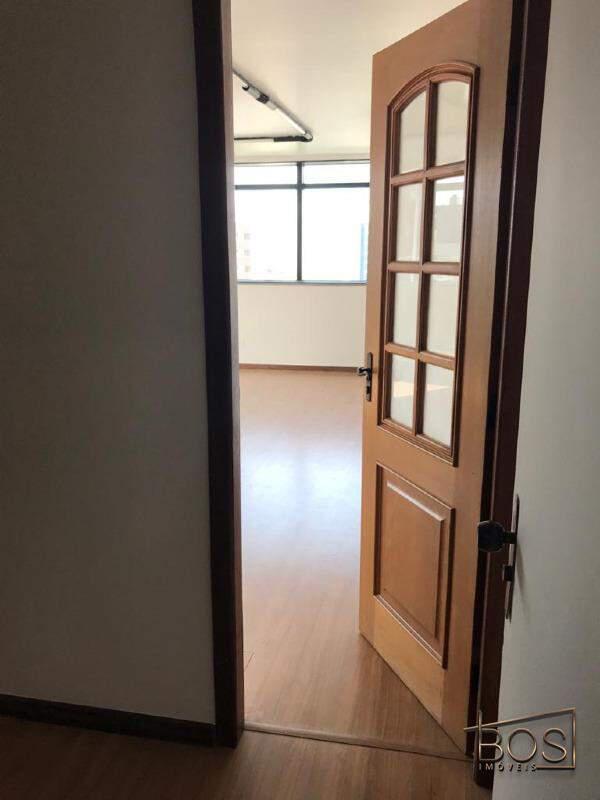 Sala, Santa Efigênia, 0 Quarto, 0 Vaga, 2 Suítes