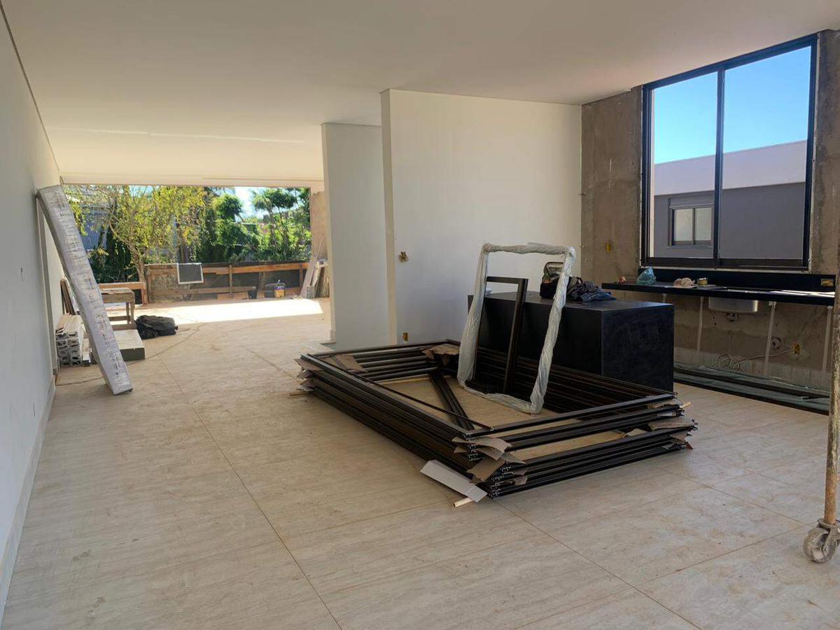 Casa, Alphaville, 4 Quartos, 4 Vagas, 4 Suítes