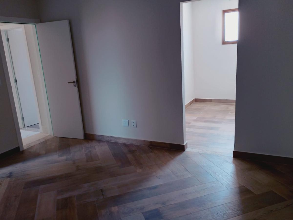 Apartamento, Jaraguá, 4 Quartos, 2 Vagas, 2 Suítes