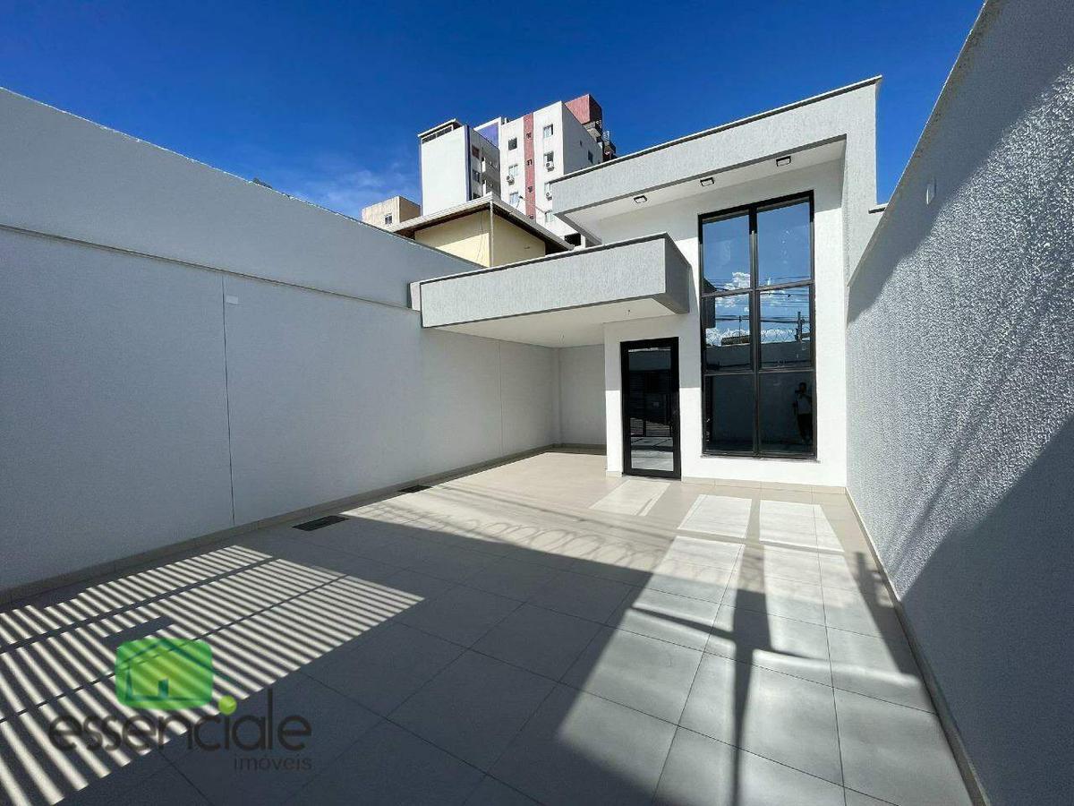 Casa, Europa, 3 Quartos, 3 Vagas, 1 Suíte