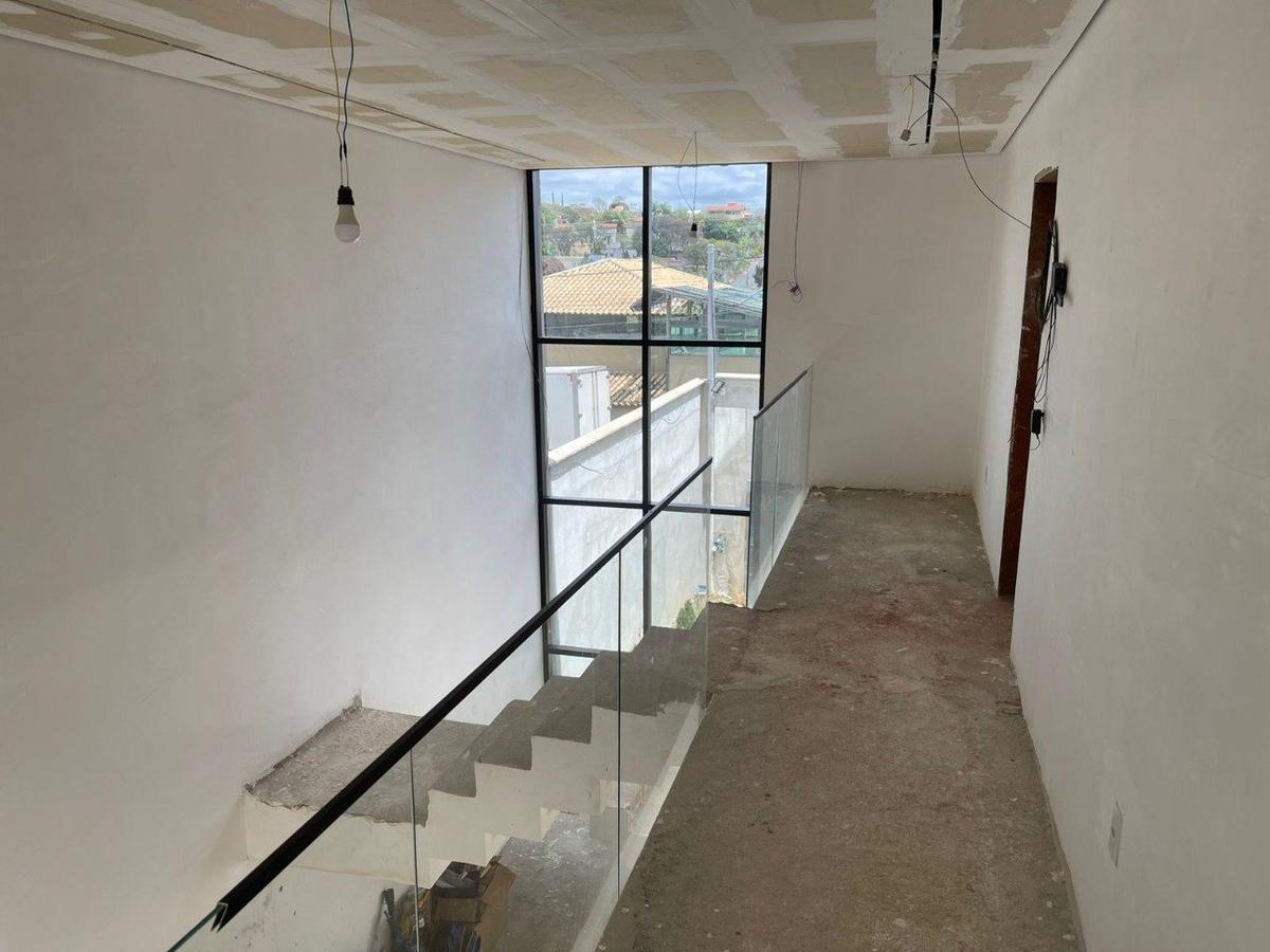 Casa, Trevo, 5 Quartos, 4 Vagas, 2 Suítes