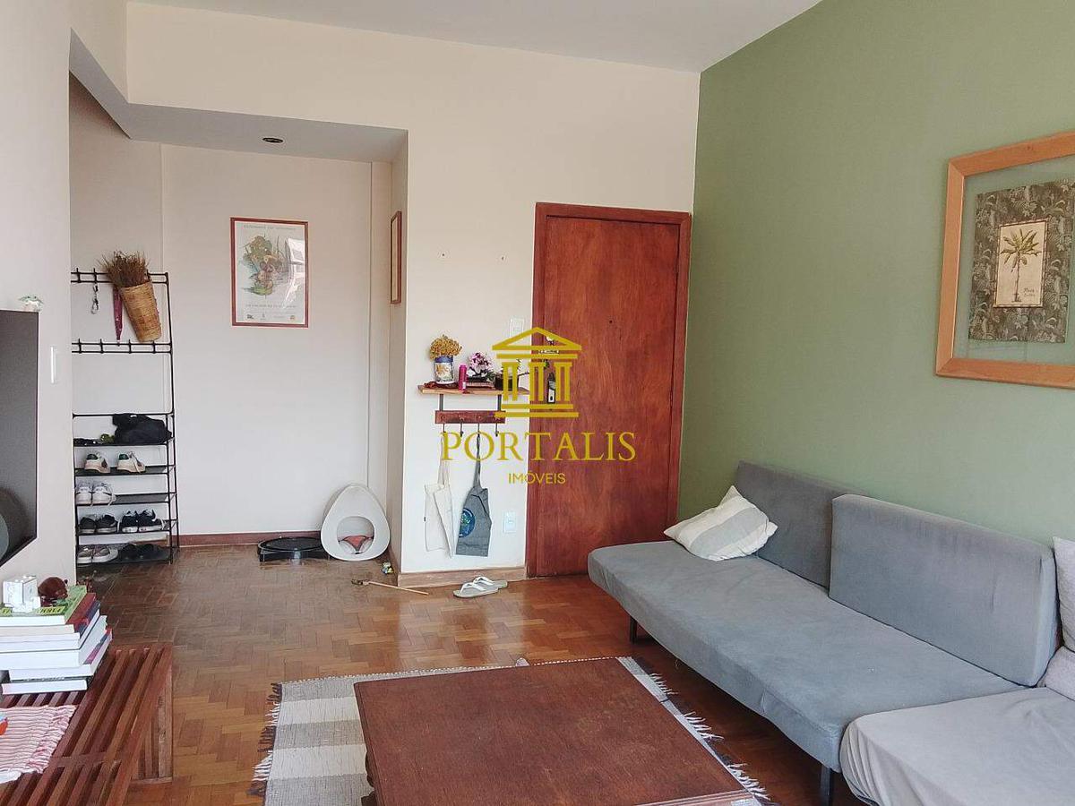 Apartamento, Floresta, 2 Quartos, 0 Vaga